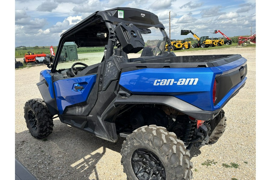 2023 Commander XT 700 - Can-Am