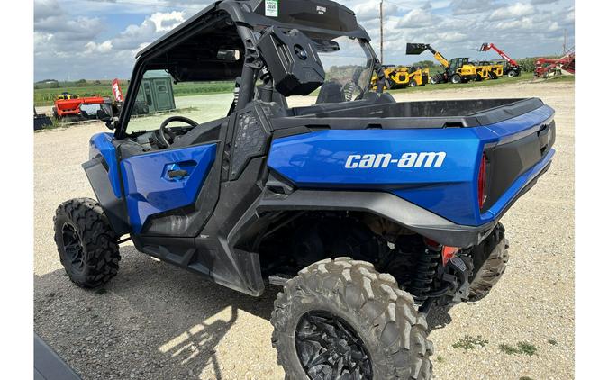 2023 Commander XT 700 - Can-Am