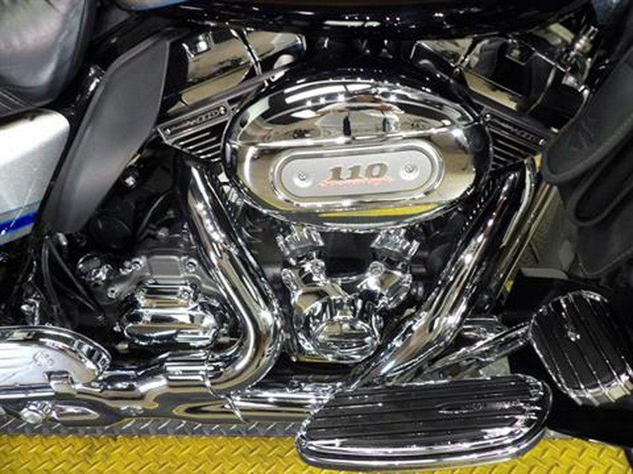 2009 Harley-Davidson CVO™ Ultra Classic® Electra Glide®