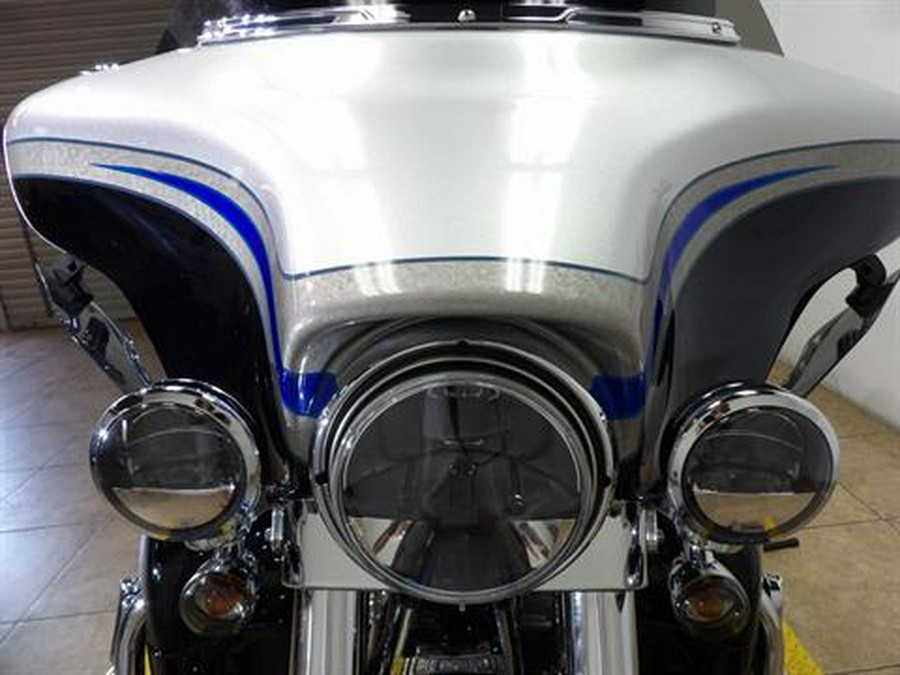 2009 Harley-Davidson CVO™ Ultra Classic® Electra Glide®