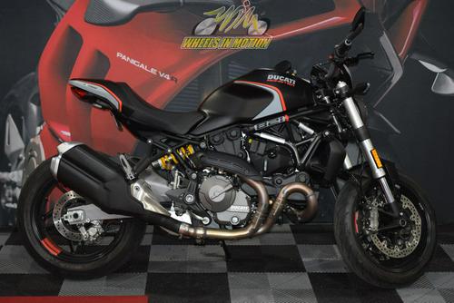 2020 Ducati Monster 821 Stealth Review (15 Fast Facts)