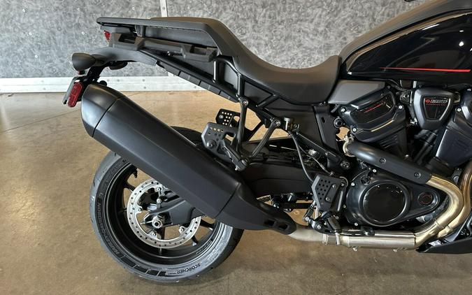 2026 Harley-Davidson® Pan America® 1250 ST Vivid Black Black Trim