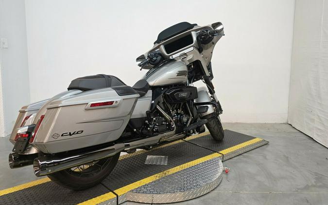 FLHXSE 2023 CVO™ Street Glide