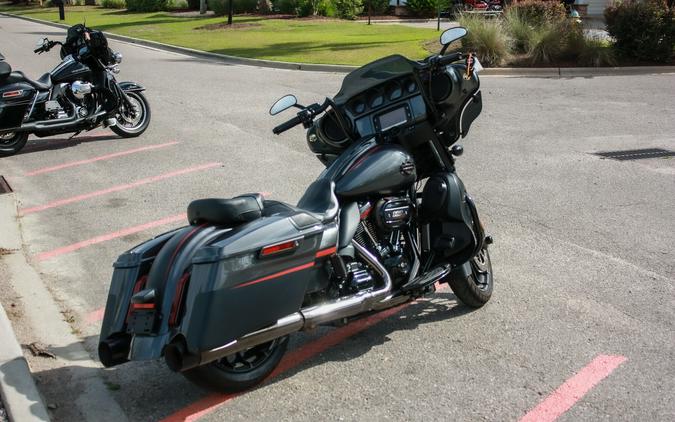 2018 Harley-Davidson® CVO™ Street Glide® FLHXSE
