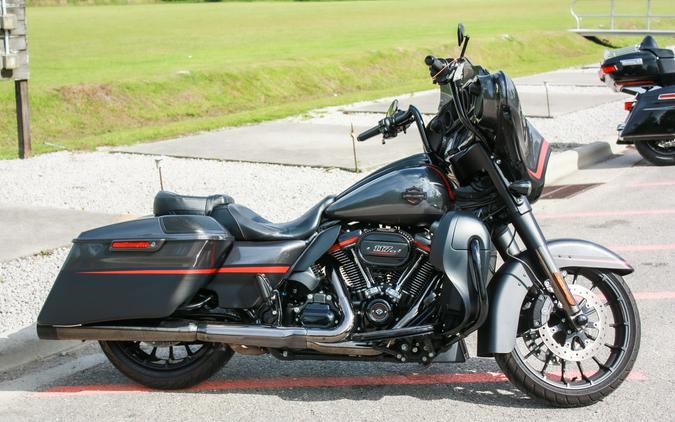 2018 Harley-Davidson® CVO™ Street Glide® FLHXSE