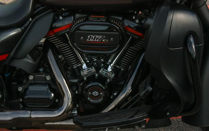 2018 Harley-Davidson® CVO™ Street Glide® FLHXSE