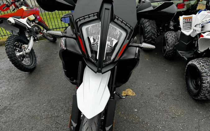 2024 KTM 890 SMT