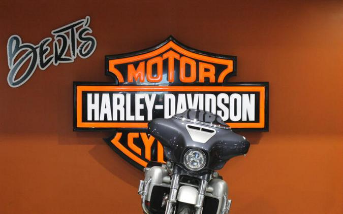 2019 Harley-Davidson® FLHXSE - CVO™ Street Glide®