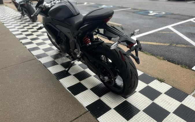 2025 Triumph Daytona 660 Satin Granite/Satin Black