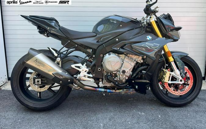 2017 BMW S 1000 R Premium Racing Red/Black Storm Metallic