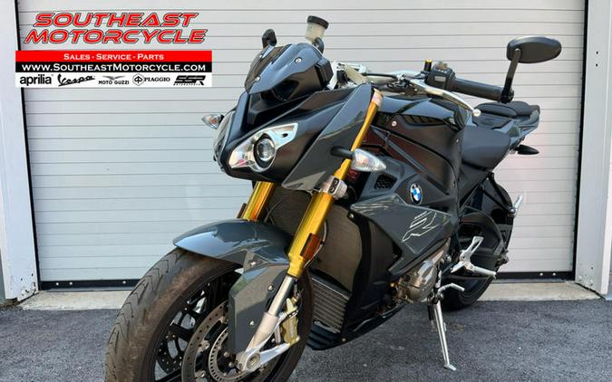 2017 BMW S 1000 R Premium Racing Red/Black Storm Metallic