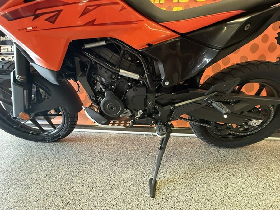 2025 KTM Adventure 390 X
