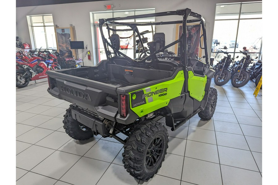 2023 Honda Pioneer 1000 Deluxe