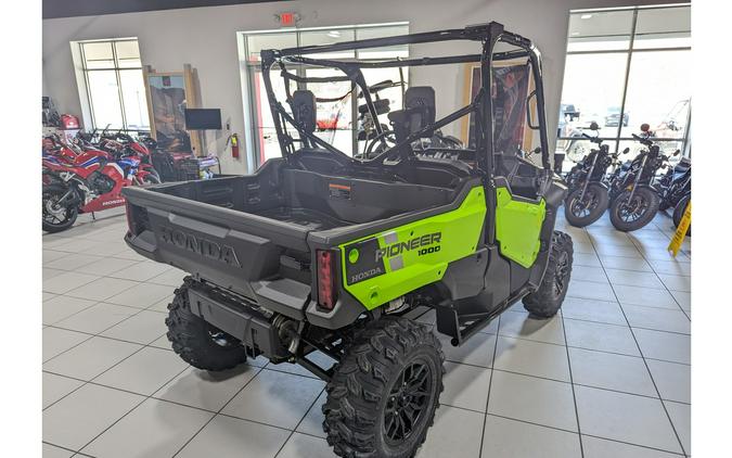 2023 Honda Pioneer 1000 Deluxe