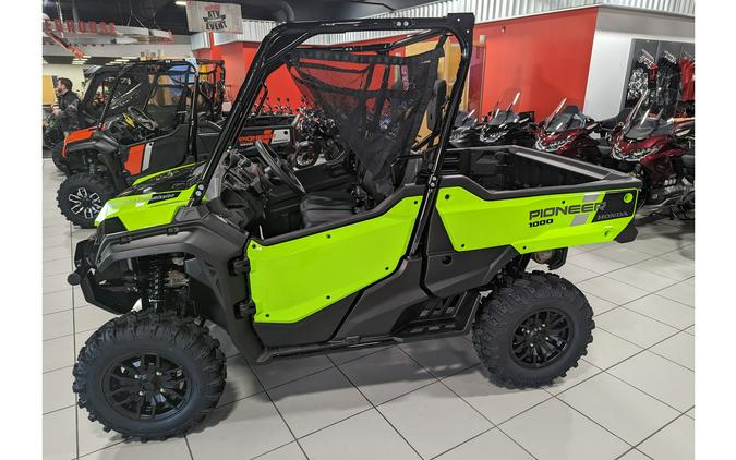 2023 Honda Pioneer 1000 Deluxe