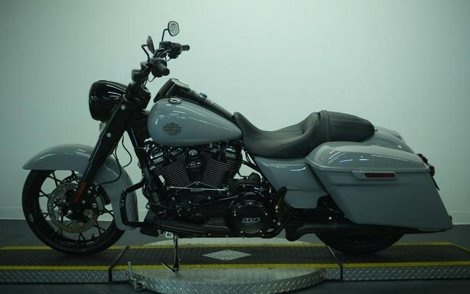 2025 Harley-Davidson® FLHRXS - Road King® Special