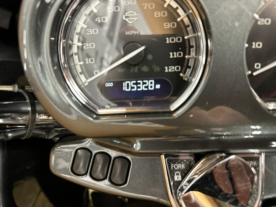 FLTRUSE 2016 CVO™ Road Glide® Ultra