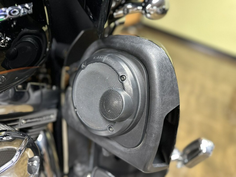 FLTRUSE 2016 CVO™ Road Glide® Ultra