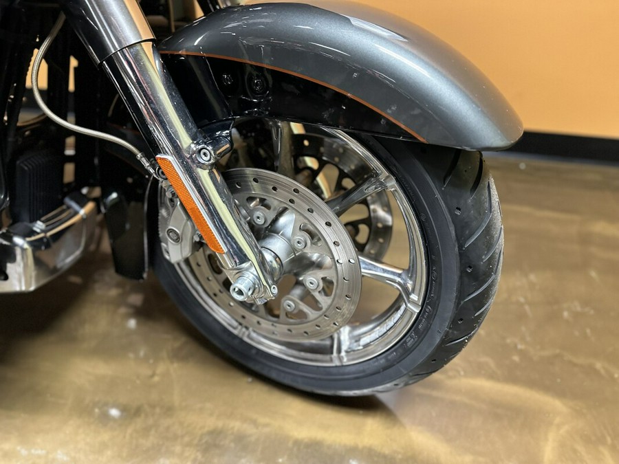 FLTRUSE 2016 CVO™ Road Glide® Ultra