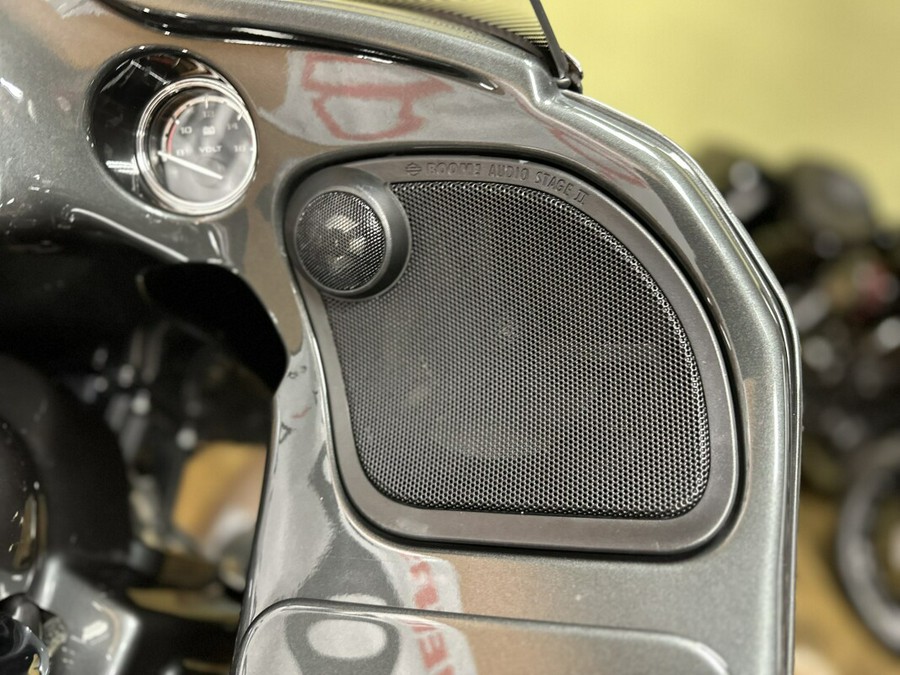 FLTRUSE 2016 CVO™ Road Glide® Ultra