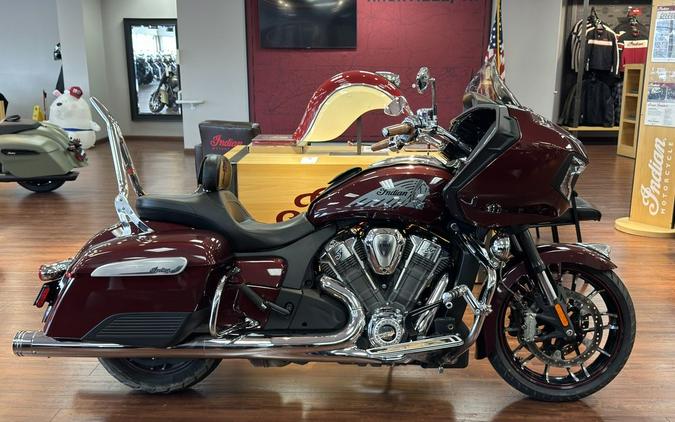 2022 Indian Motorcycle® Challenger® Limited Maroon Metallic