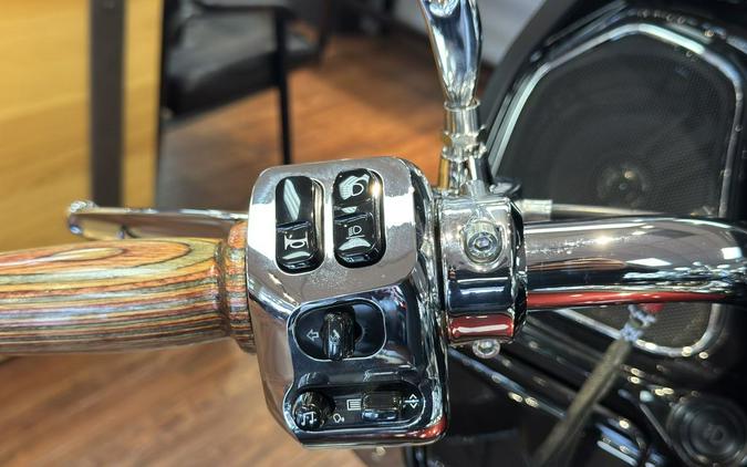 2022 Indian Motorcycle® Challenger® Limited Maroon Metallic