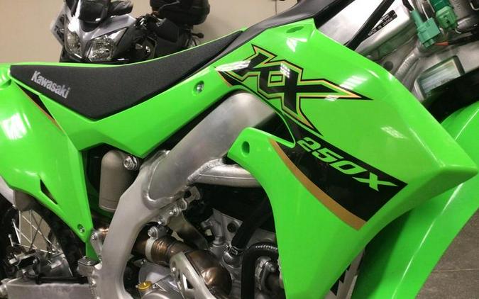 2021 Kawasaki KX250X Review (13 First Ride Fast Facts)