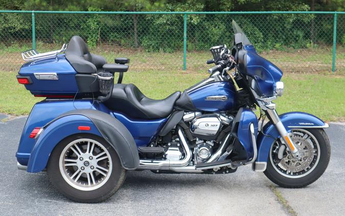 2017 Harley-Davidson Tri Glide Ultra Superior Blue
