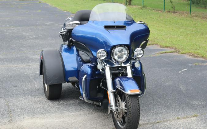 2017 Harley-Davidson Tri Glide Ultra Superior Blue