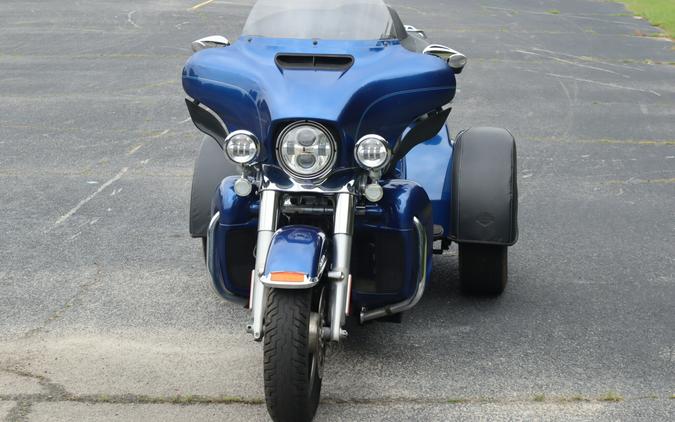 2017 Harley-Davidson Tri Glide Ultra Superior Blue