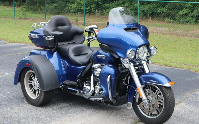 2017 Harley-Davidson Tri Glide Ultra Superior Blue