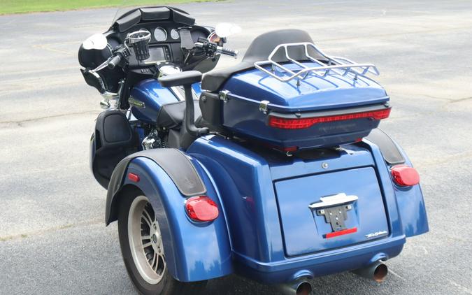 2017 Harley-Davidson Tri Glide Ultra Superior Blue