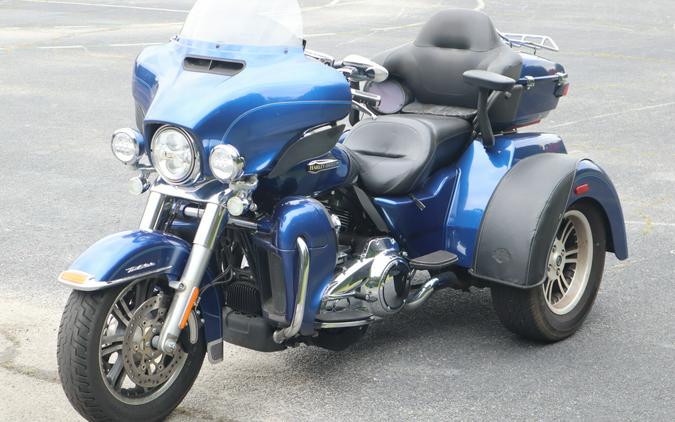 2017 Harley-Davidson Tri Glide Ultra Superior Blue