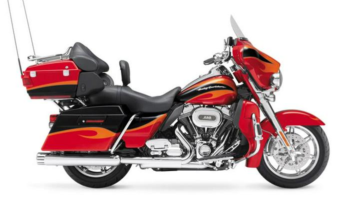 2013 Harley-Davidson® FLHTCUSE8 - CVO™ Ultra Classic® Electra Glide®