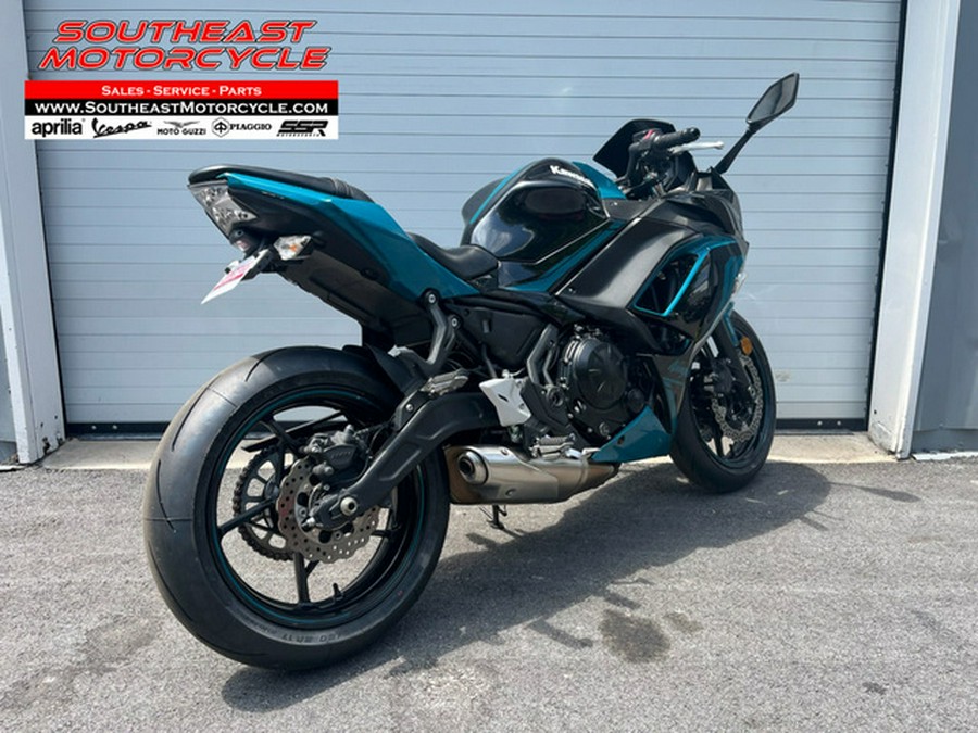 2021 Kawasaki Ninja 650 ABS Metallic Spark Black/Pearl Nightsha