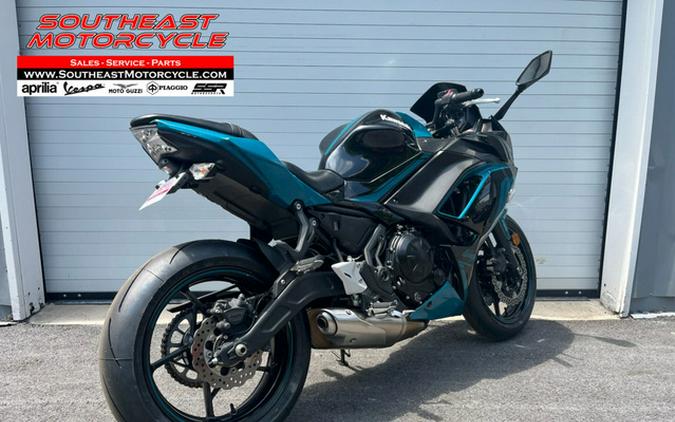 2021 Kawasaki Ninja 650 ABS Metallic Spark Black/Pearl Nightsha