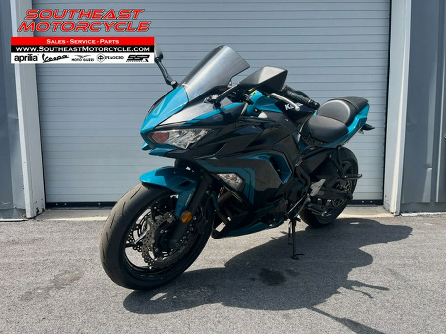 2021 Kawasaki Ninja 650 ABS Metallic Spark Black/Pearl Nightsha