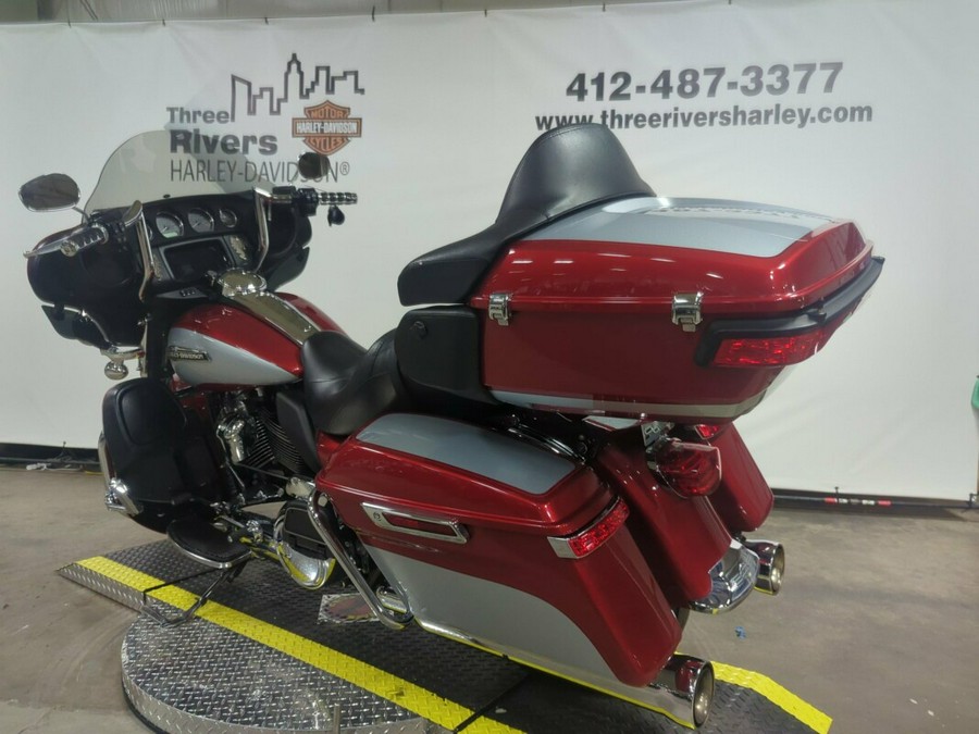 2019 Harley-Davidson® Electra Glide® Ultra Classic® Wicked Red/Barr