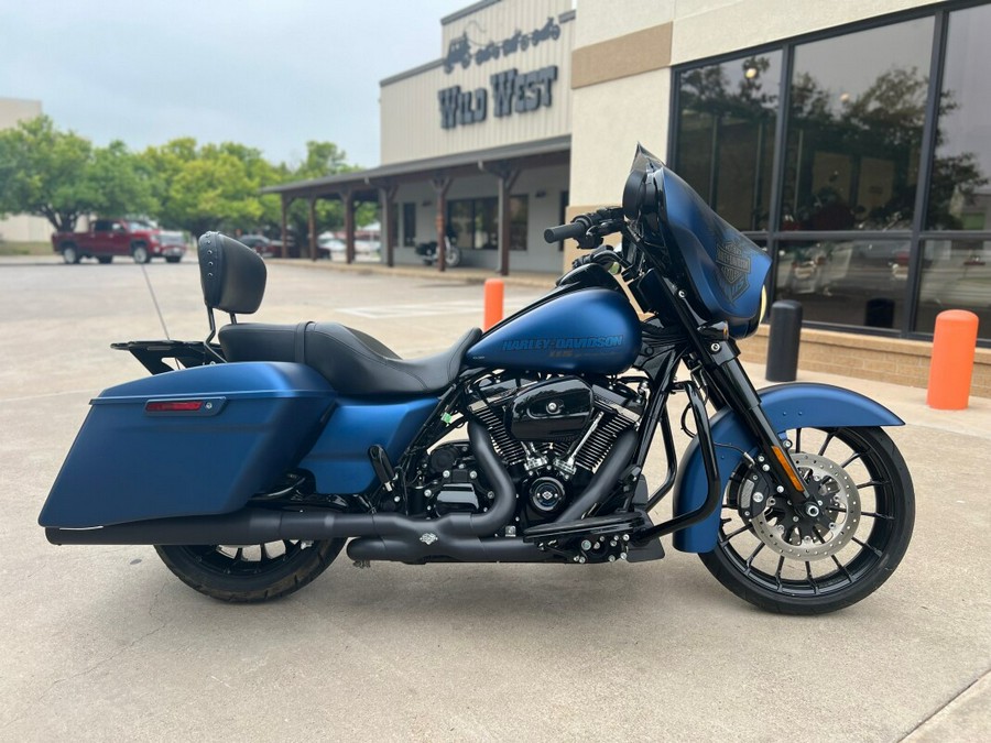 2018 Harley-Davidson® Street Glide® Special Anniversary Legend Blue Denim