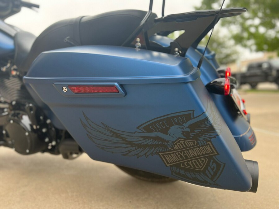 2018 Harley-Davidson® Street Glide® Special Anniversary Legend Blue Denim