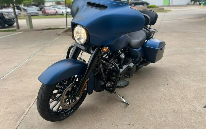 2018 Harley-Davidson® Street Glide® Special Anniversary Legend Blue Denim