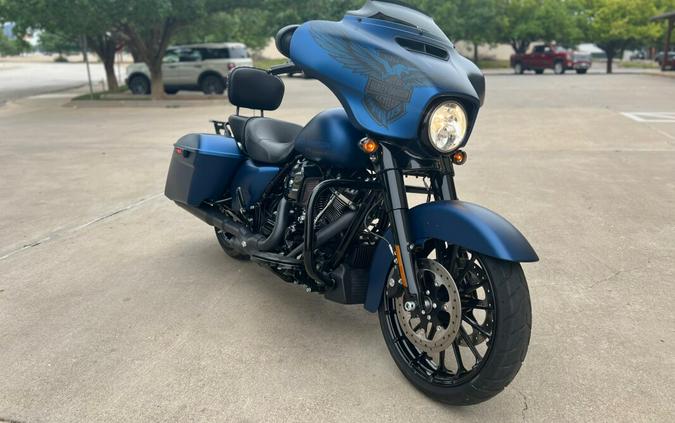 2018 Harley-Davidson® Street Glide® Special Anniversary Legend Blue Denim