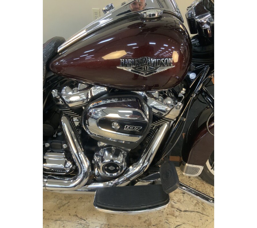 2018 Harley-Davidson Road King Twisted Cherry