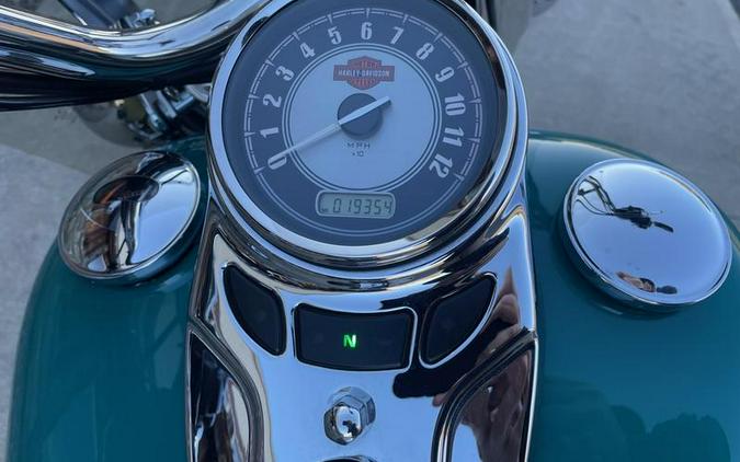 2009 Harley-Davidson® FLSTC - Heritage Softail®