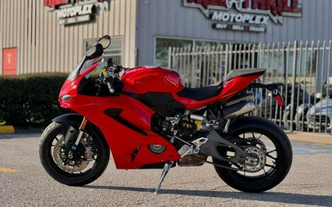 2025 Ducati Panigale V2