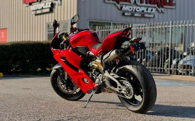 2025 Ducati Panigale V2