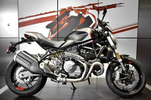 2020 Ducati Monster 821 Stealth Review (15 Fast Facts)