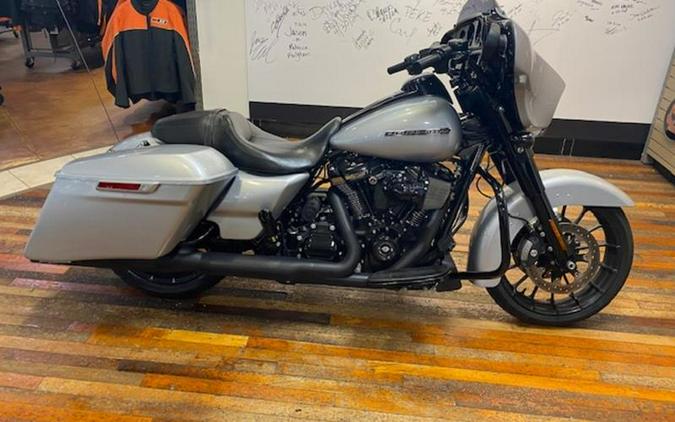 2019 Harley-Davidson® FLHXS - Street Glide® Special