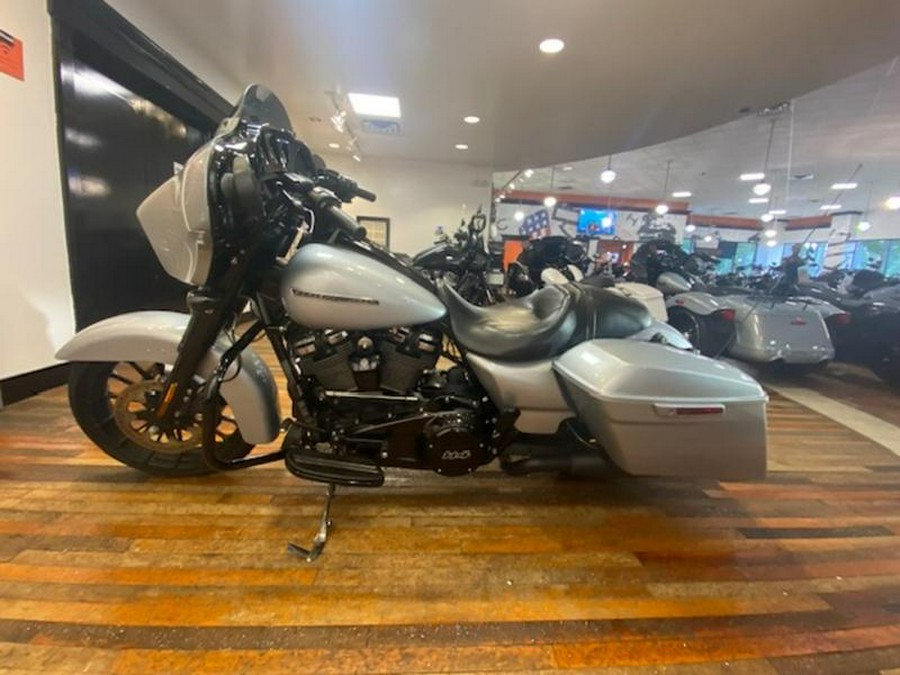 2019 Harley-Davidson® FLHXS - Street Glide® Special