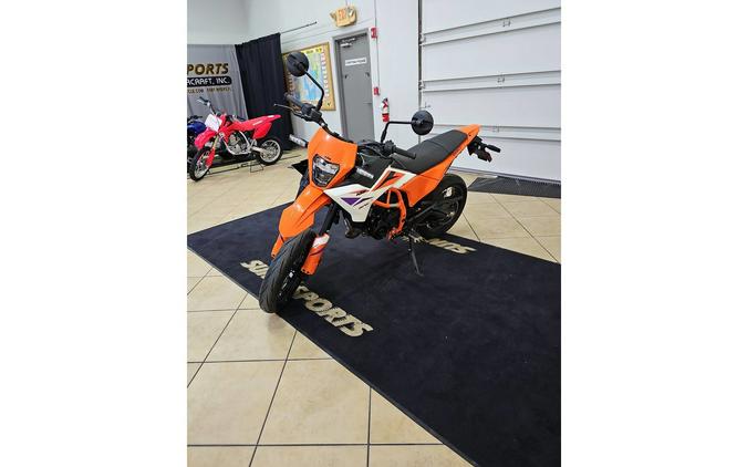 2026 KTM 390 SMC R